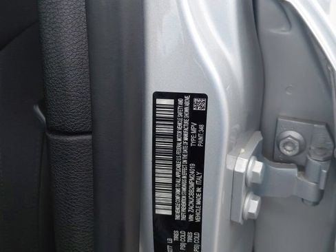 Used 2021 Jeep Renegade Latitude FWD image 22