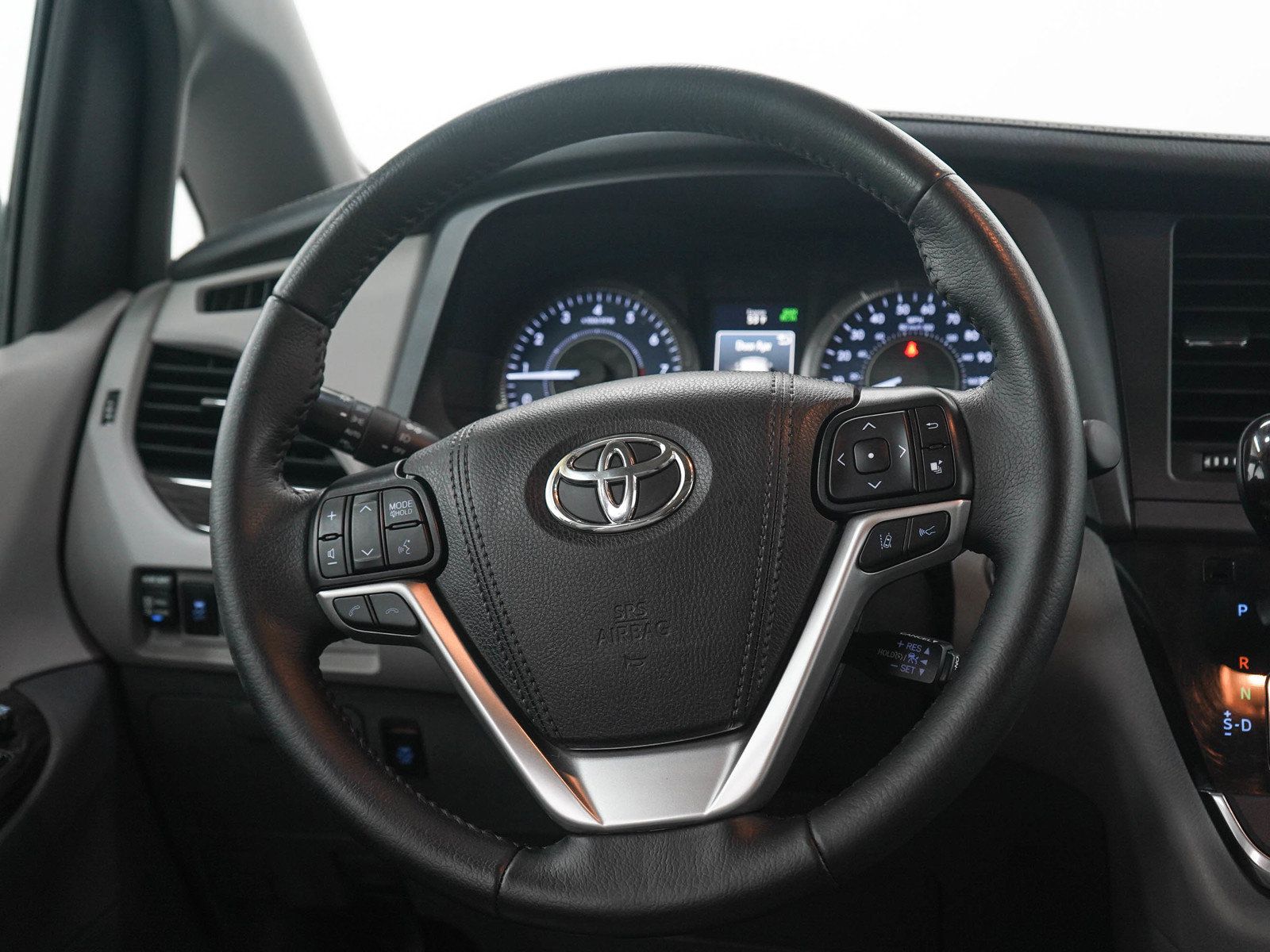 Used 2019 Toyota Sienna XLE Premium w/ Outdoor Package AWD/4WD image 19
