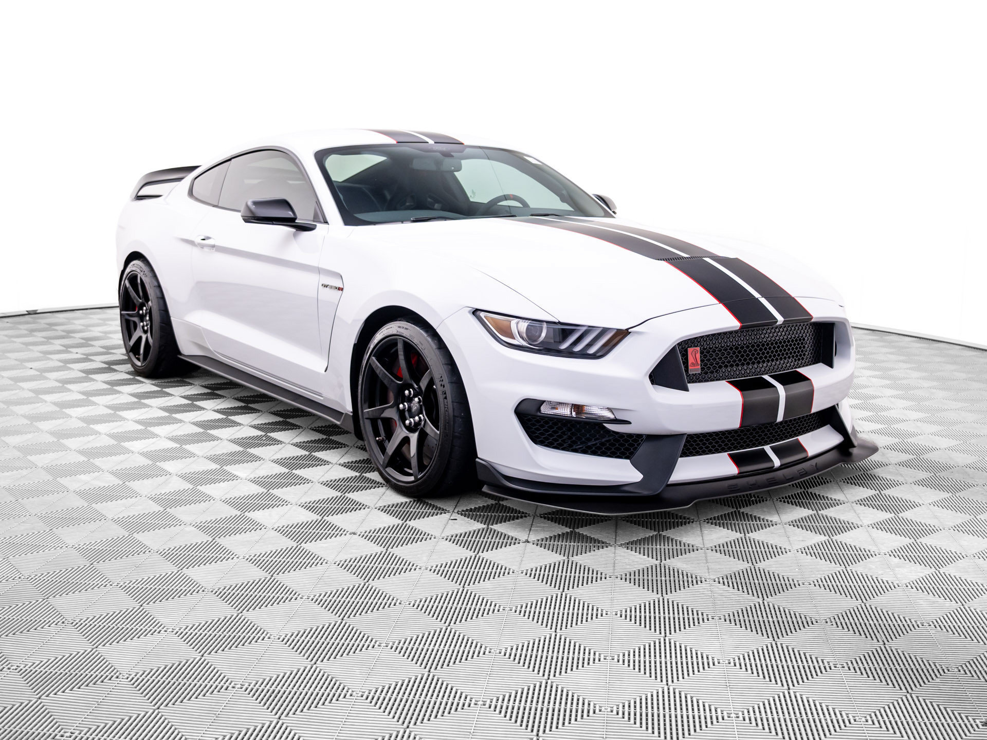 Used 2018 Ford Mustang Shelby GT350R w/ GT350R Equipment Group 920A RWD image 7