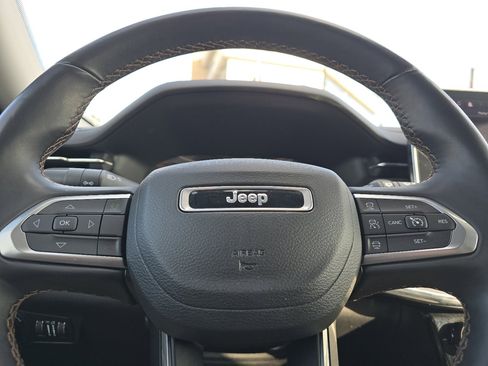 Used 2022 Jeep Compass Limited image 28