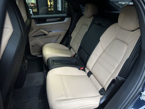 New 2026 Porsche Cayenne S AWD/4WD image 32