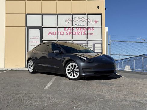 Used 2023 Tesla Model 3 Standard Range image 29