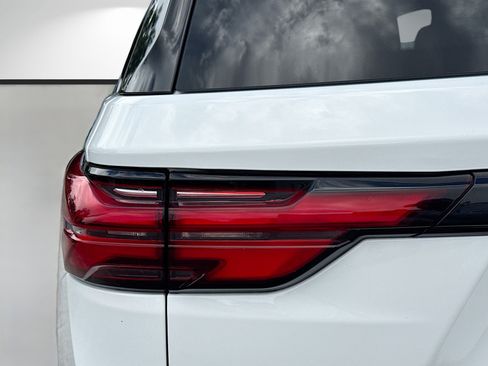 Used 2022 Chevrolet Traverse LS w/ LPO, Cargo Package FWD image 10