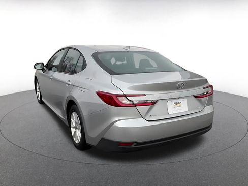 Used 2025 Toyota Camry LE image 11