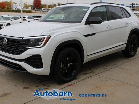 Used 2026 Volkswagen Atlas Cross Sport SEL R-Line AWD/4WD image 3