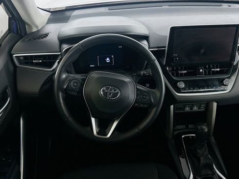 Used 2024 Toyota Corolla Cross XLE image 18