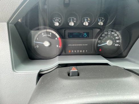 Used 2014 Ford F250 XL w/ Power Equipment Group AWD/4WD image 9