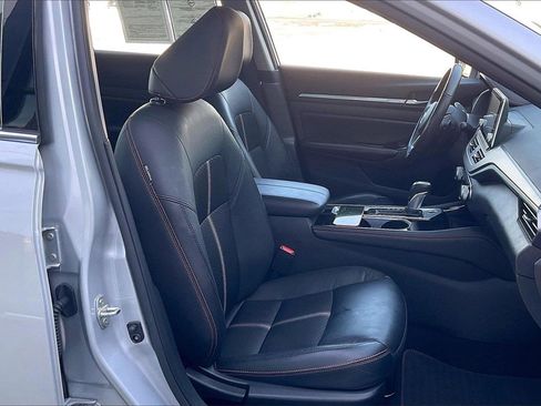 Used 2024 Nissan Altima 2.5 SR image 7