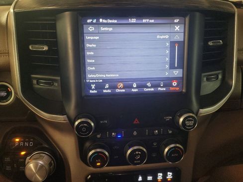 Used 2020 RAM 1500 Laramie AWD/4WD image 25