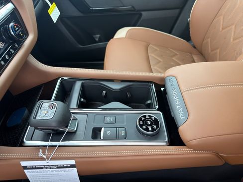 New 2026 Nissan Pathfinder Platinum image 28