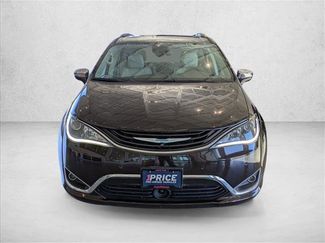 Used 2017 Chrysler Pacifica Platinum video 2