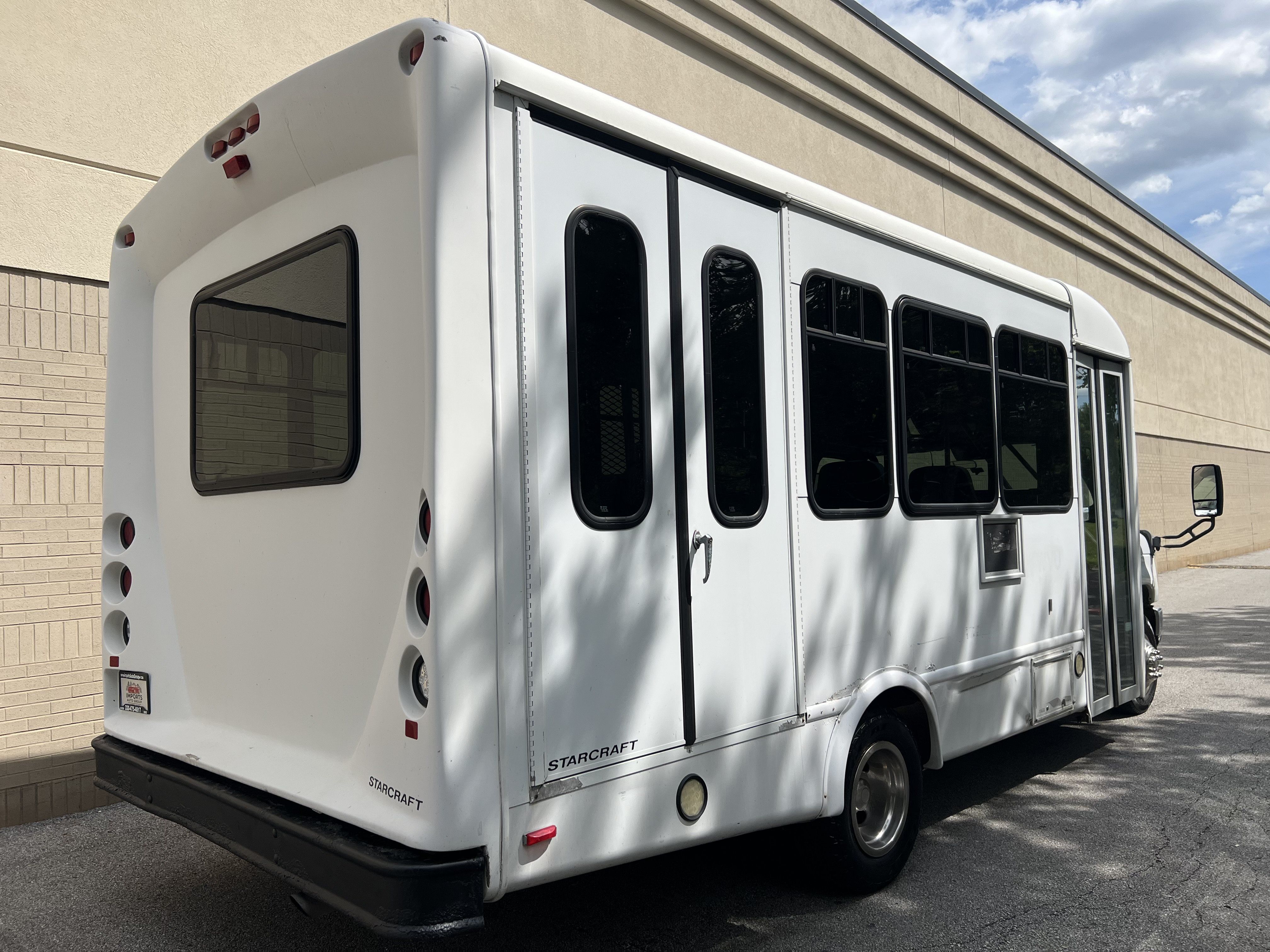 Used 2013 Ford E-350 and Econoline 350 Super Duty w/ Shuttle Bus Prep Pkg RWD image 9