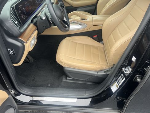 Used 2024 Mercedes-Benz GLE 350 4MATIC w/ Driver Assistance Package image 16