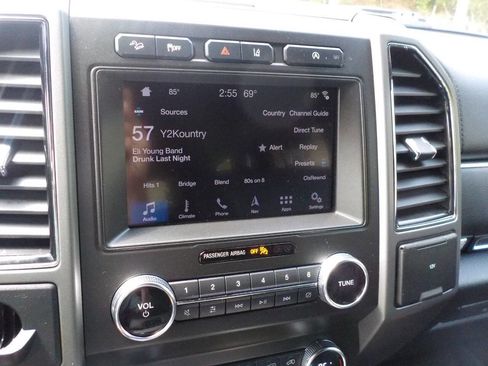 Used 2019 Ford Expedition XLT w/ Equipment Group 202A AWD/4WD image 20