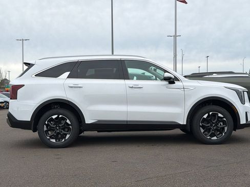 New 2026 Kia Sorento S image 4
