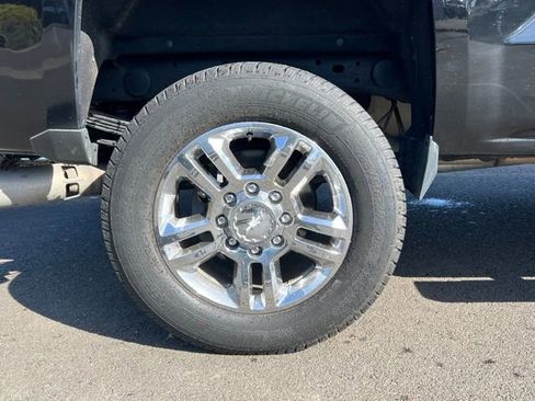 Used 2015 Chevrolet Silverado 2500 High Country w/ Duramax Plus Package image 9