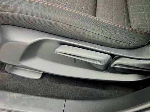 Used 2025 Honda HR-V Sport image 11