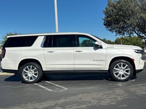 Used 2021 Chevrolet Suburban High Country w/ Premium Package AWD/4WD image 3