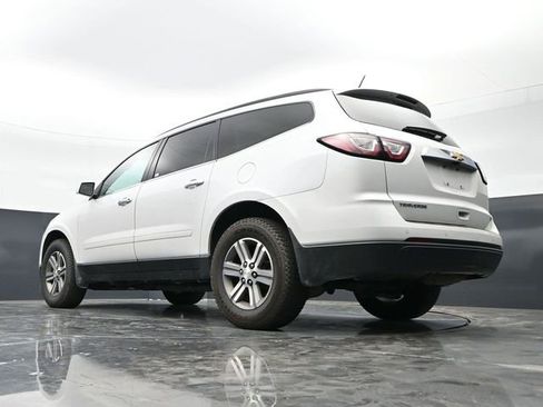 Used 2017 Chevrolet Traverse LT FWD image 21
