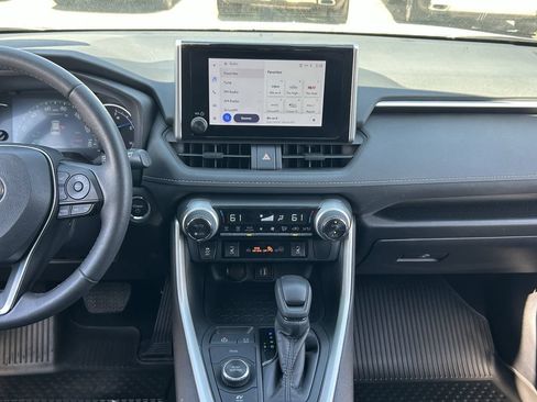 Used 2024 Toyota RAV4 XLE AWD/4WD image 18