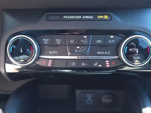 Used 2022 Ford Escape Titanium w/ Titanium Elite Package AWD/4WD image 36