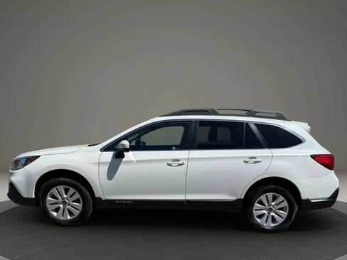 Used 2018 Subaru Outback 2.5i Premium AWD/4WD image 10