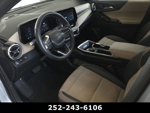 Used 2025 Chevrolet Equinox ACTIV w/ Safety and Technology Package FWD image 9