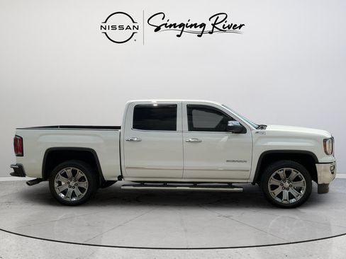 Used 2018 GMC Sierra 1500 SLT w/ SLT Premium Package AWD/4WD image 8