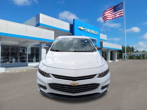 Used 2018 Chevrolet Malibu LS image 2