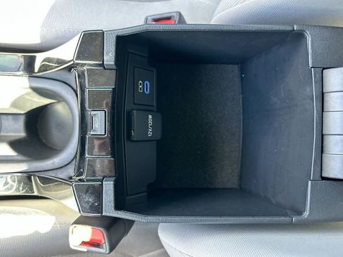 Used 2022 Toyota Corolla LE FWD image 18
