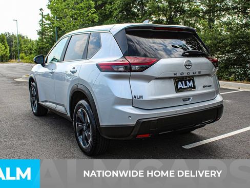 Used 2024 Nissan Rogue SV AWD/4WD image 4