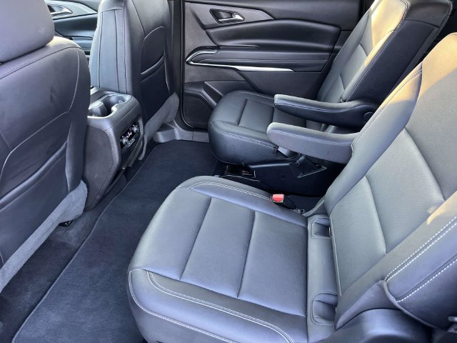Used 2025 Chevrolet Traverse LT AWD/4WD image 18