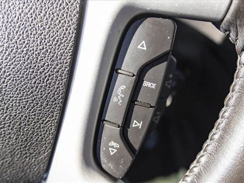 Used 2012 Chevrolet Traverse LT image 16