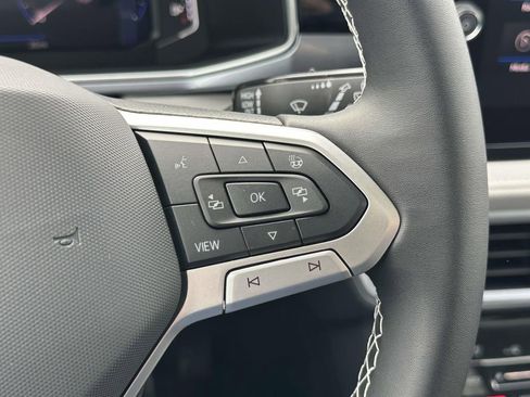 New 2026 Volkswagen Taos SEL image 18