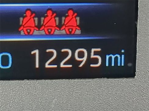 Used 2023 Toyota Corolla Cross L image 30