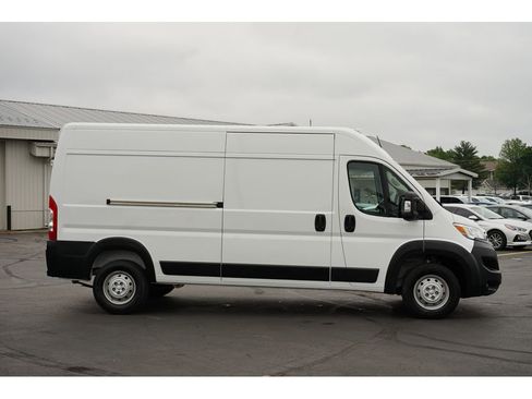 Used 2023 RAM ProMaster 2500 image 2