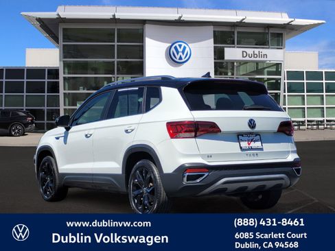 Certified 2023 Volkswagen Taos SE image 6