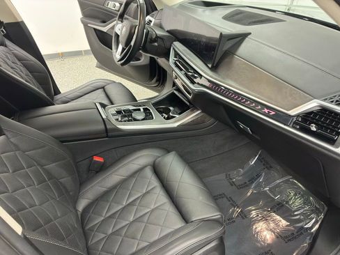 Used 2023 BMW X7 xDrive40i w/ Premium Package image 50