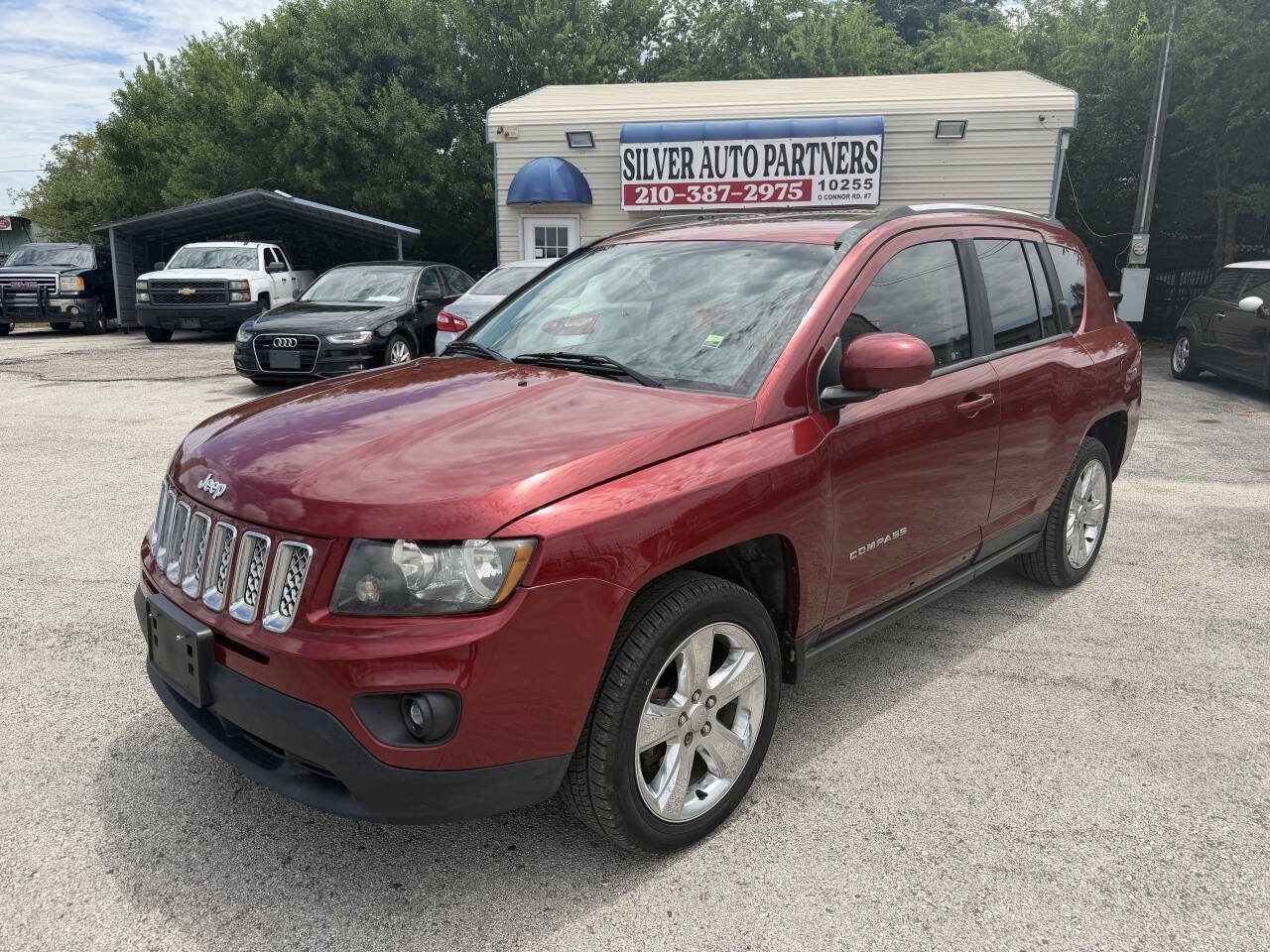 Used 2014 Jeep Compass Latitude w/ Sun/Sound Group FWD image 1