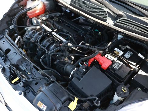 Used 2013 Ford Fiesta SE image 47