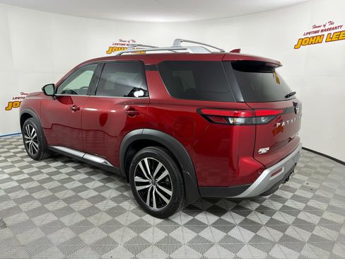 Used 2025 Nissan Pathfinder Platinum w/ Cargo Package image 3