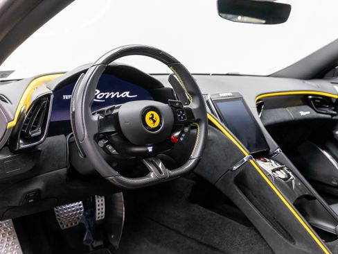 Certified 2021 Ferrari Roma image 4