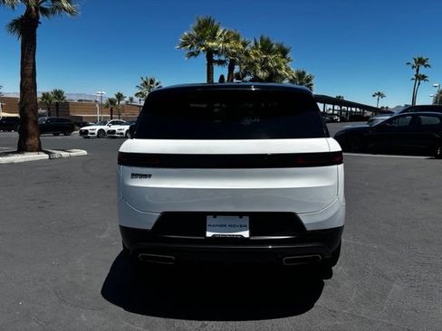 Used 2024 Land Rover Range Rover Sport SE AWD/4WD image 6