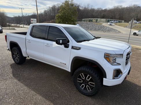 Used 2020 GMC Sierra 1500 AT4 image 2