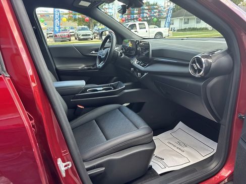 Certified 2025 Chevrolet Equinox LT w/ Convenience Package II image 16