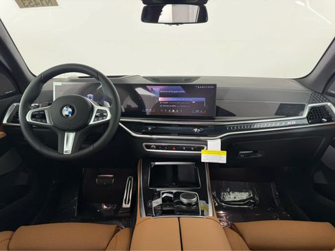 New 2026 BMW X5 xDrive40i w/ M Sport Package AWD/4WD image 11