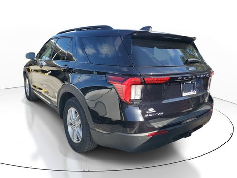 Used 2025 Ford Explorer Active image 4