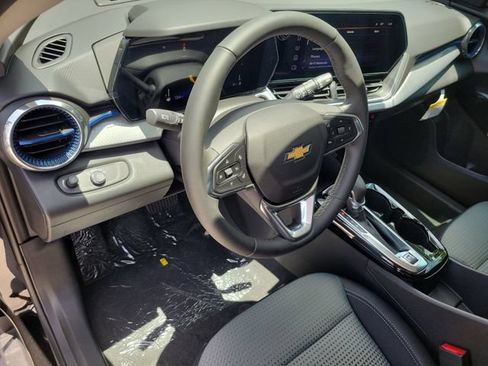 New 2026 Chevrolet Trax LT w/ Driver Confidence Package FWD image 8