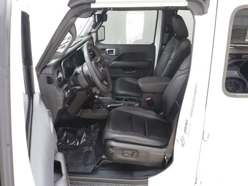 Used 2024 Jeep Wrangler Unlimited Rubicon AWD/4WD image 8