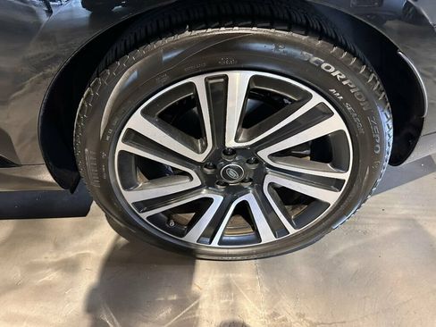 Used 2023 Land Rover Range Rover SE AWD/4WD image 11